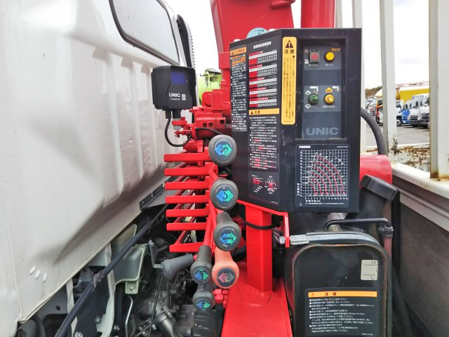 三菱ふそうキャンタークレーン6段小型（2t・3t）[写真19]