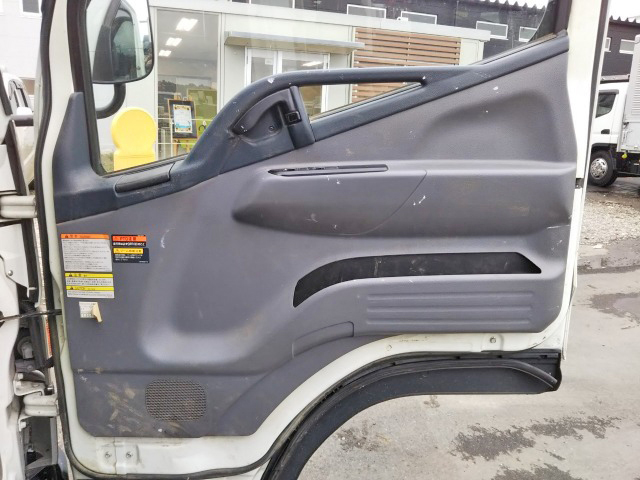 三菱ふそうキャンタークレーン6段小型（2t・3t）[写真34]