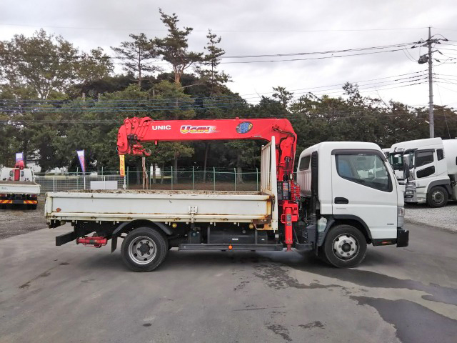 三菱ふそうキャンタークレーン6段小型（2t・3t）[写真06]