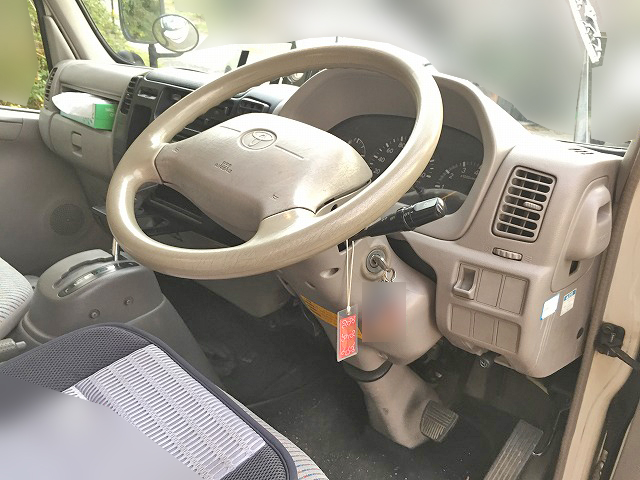 トヨタダイナ平ボディ小型（2t・3t）[写真18]