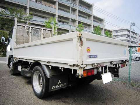三菱ふそうキャンター平ボディ小型（2t・3t）[写真02]