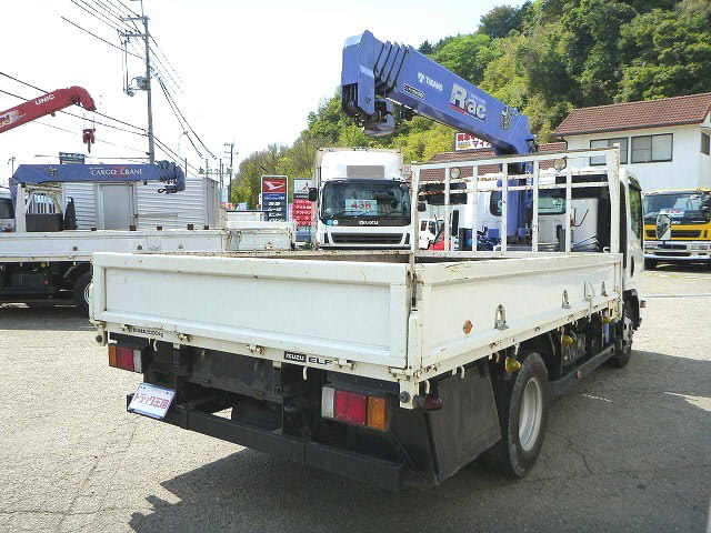 いすゞエルフクレーン5段小型（2t・3t）[写真02]