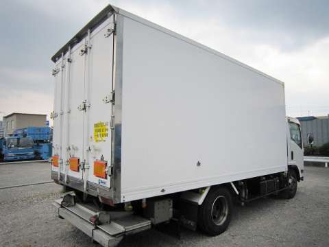 いすゞエルフ冷凍車（冷蔵車）小型（2t・3t）[写真02]