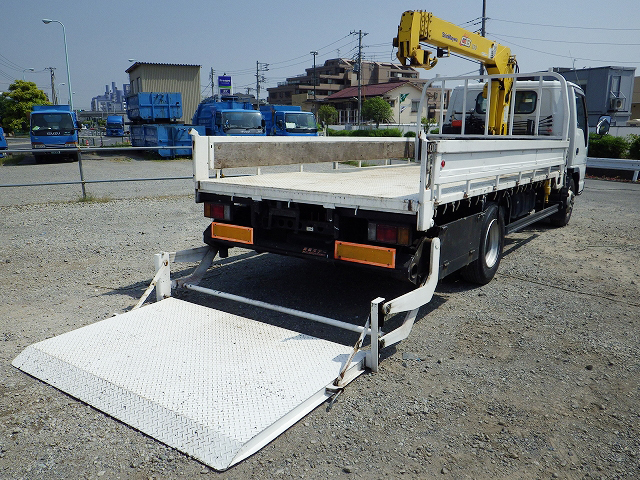 いすゞエルフクレーン4段小型（2t・3t）[写真02]