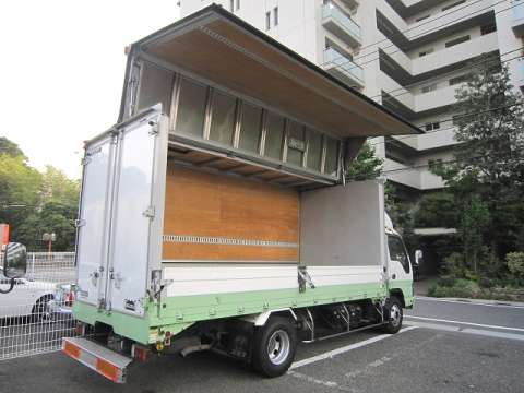 いすゞエルフアルミウイング小型（2t・3t）[写真02]