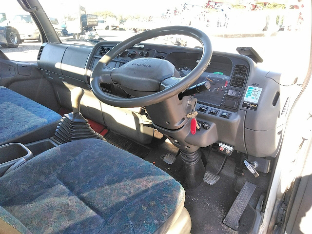 三菱ふそうキャンターセーフティローダー小型（2t・3t）[写真32]