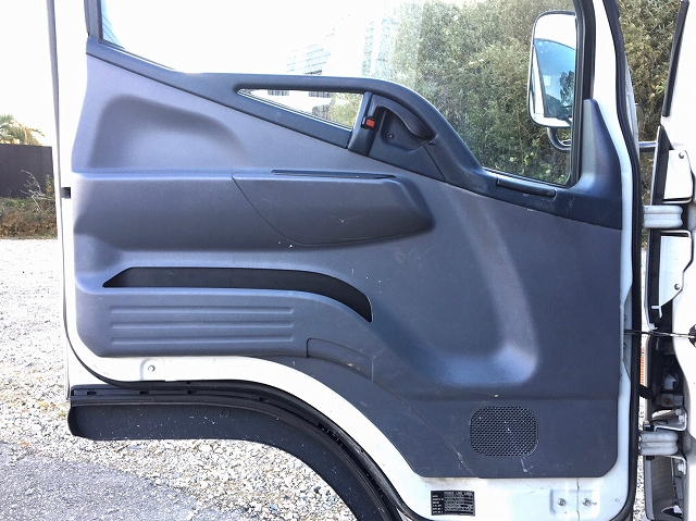 三菱ふそうキャンターユニック6段小型（2t・3t）[写真26]