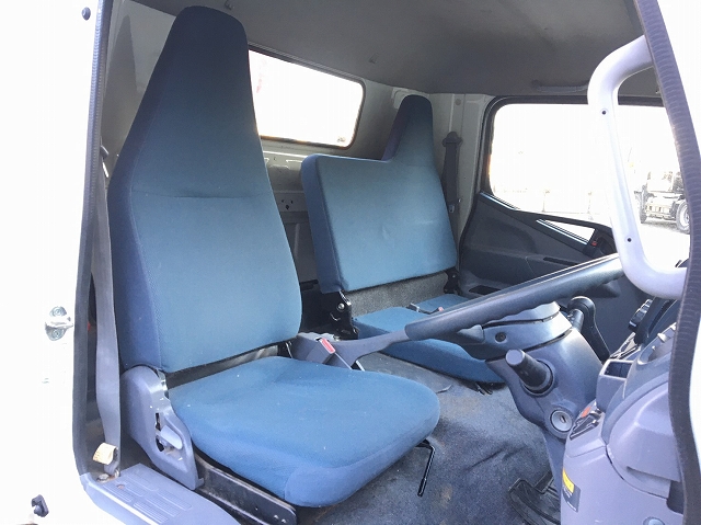三菱ふそうキャンターユニック6段小型（2t・3t）[写真29]