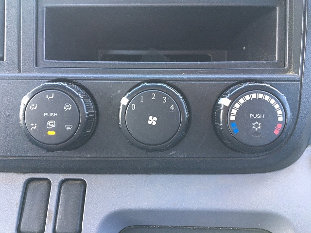 三菱ふそうキャンターユニック6段小型（2t・3t）[写真33]