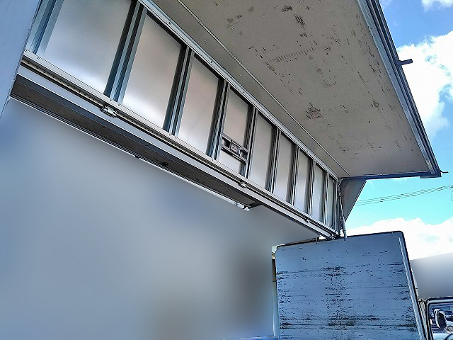 日野レンジャーアルミウイング中型（4t）[写真09]