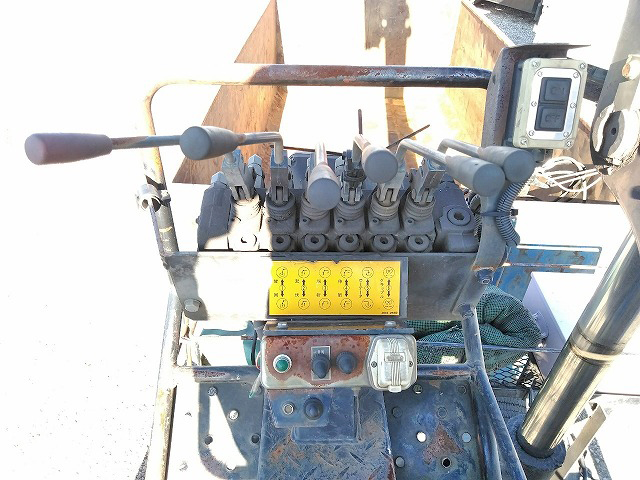 日野レンジャーヒアブ付コンテナ専用車増トン（6t・8t）[写真19]