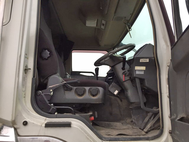 三菱ふそうスーパーグレートダンプ大型（10t）[写真16]