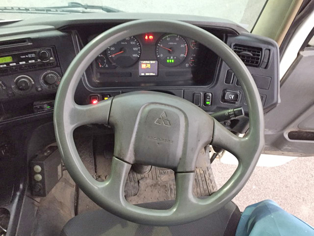 三菱ふそうスーパーグレートダンプ大型（10t）[写真17]