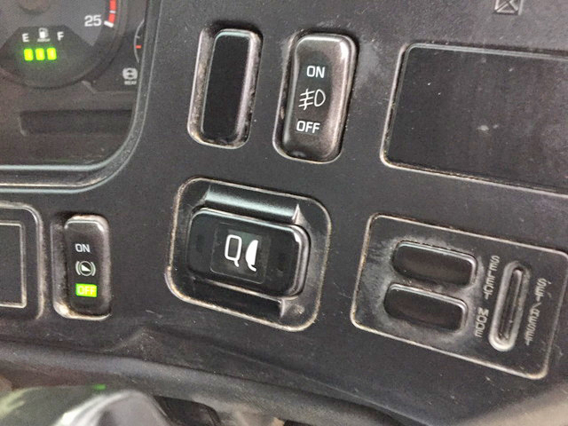 三菱ふそうスーパーグレートダンプ大型（10t）[写真23]