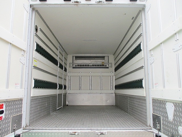 いすゞエルフ冷凍車（冷蔵車）小型（2t・3t）[写真12]