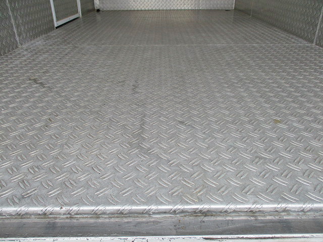 いすゞエルフ冷凍車（冷蔵車）小型（2t・3t）[写真15]