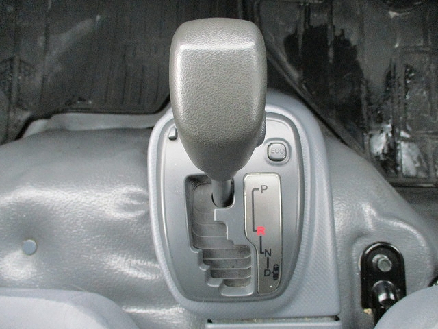 いすゞエルフ冷凍車（冷蔵車）小型（2t・3t）[写真30]