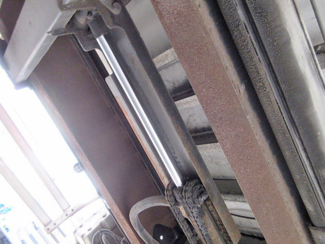 いすゞギガアルミウイング大型（10t）[写真11]