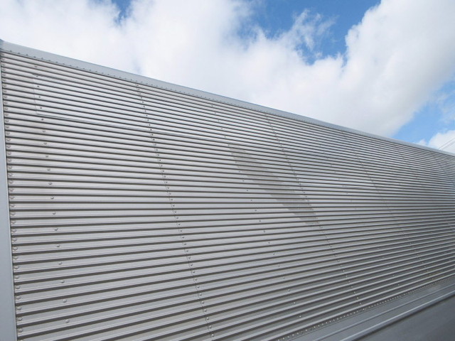 いすゞギガアルミウイング大型（10t）[写真14]