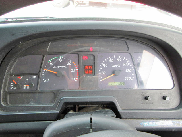 いすゞギガアルミウイング大型（10t）[写真18]