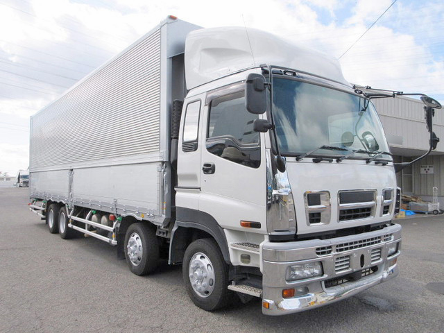 いすゞギガアルミウイング大型（10t）[写真05]