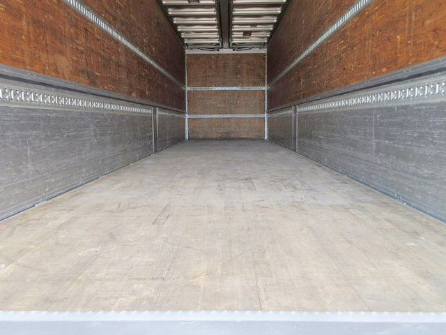 いすゞギガアルミウイング大型（10t）[写真06]