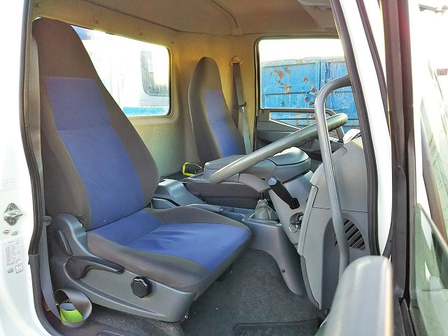 三菱ふそうファイタークレーン4段中型（4t）[写真28]