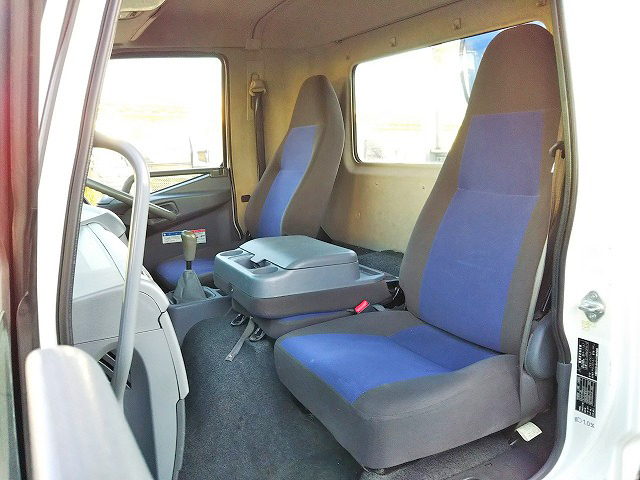 三菱ふそうファイタークレーン4段中型（4t）[写真30]