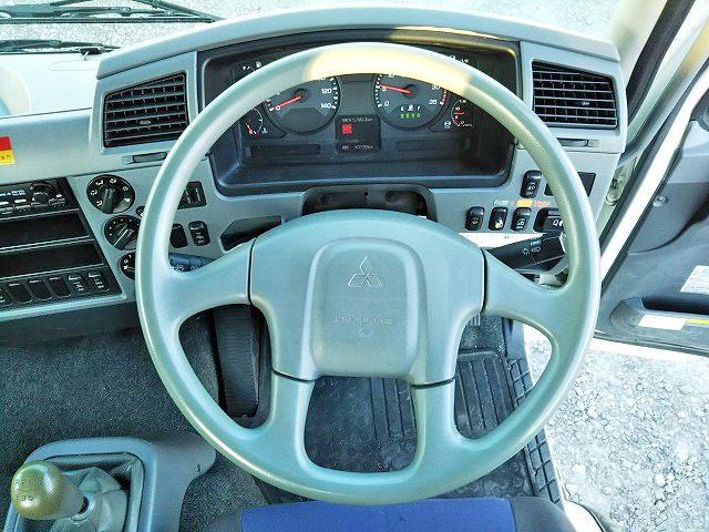 三菱ふそうファイタークレーン4段中型（4t）[写真33]