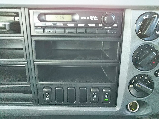 三菱ふそうファイタークレーン4段中型（4t）[写真36]