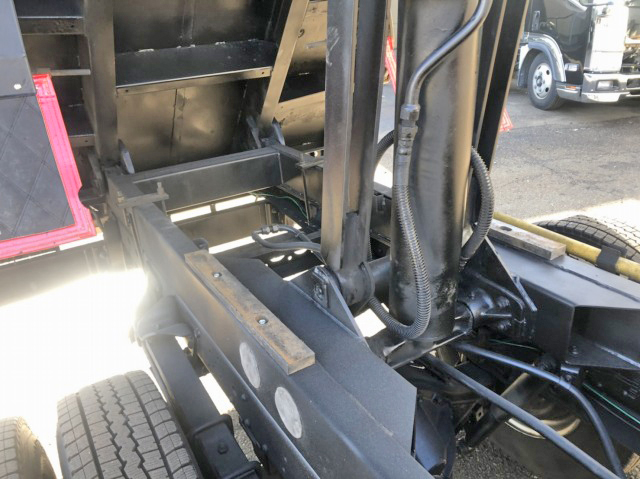 いすゞエルフダンプ・クレーン付小型（2t・3t）[写真11]