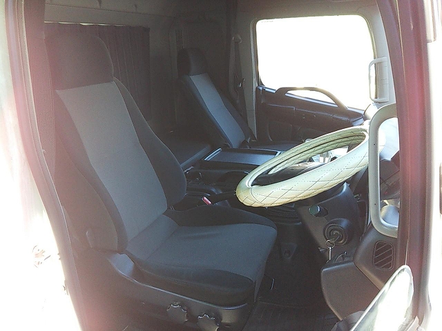 日野レンジャーアルミウイング中型（4t）[写真28]