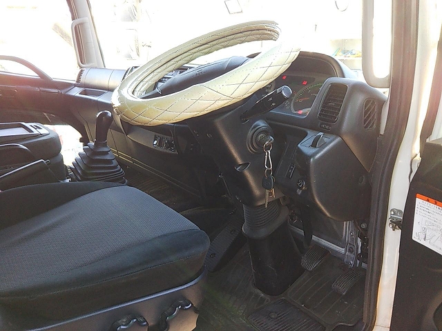 日野レンジャーアルミウイング中型（4t）[写真32]