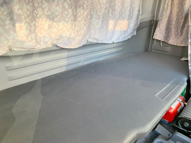 いすゞフォワードクレーン5段中型（4t）[写真33]