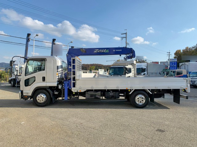 いすゞフォワードクレーン5段中型（4t）[写真05]