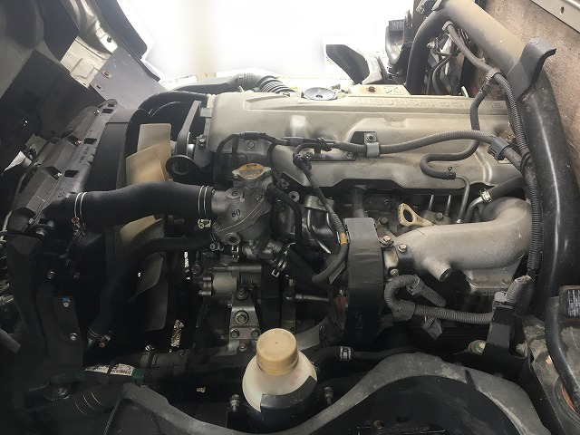 三菱ふそうキャンターガッツ平ボディ小型（2t・3t）[写真16]