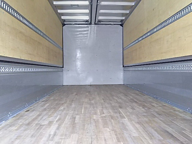 いすゞフォワードアルミウイング中型（4t）[写真11]