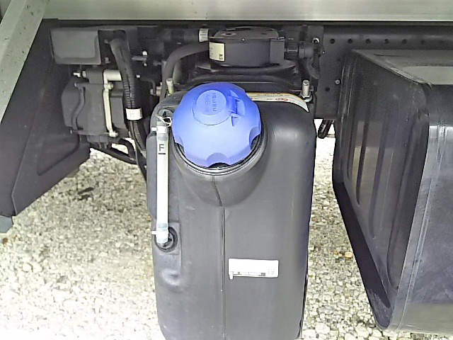 いすゞフォワードアルミウイング中型（4t）[写真13]