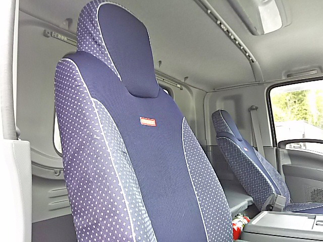 いすゞフォワードアルミウイング中型（4t）[写真21]