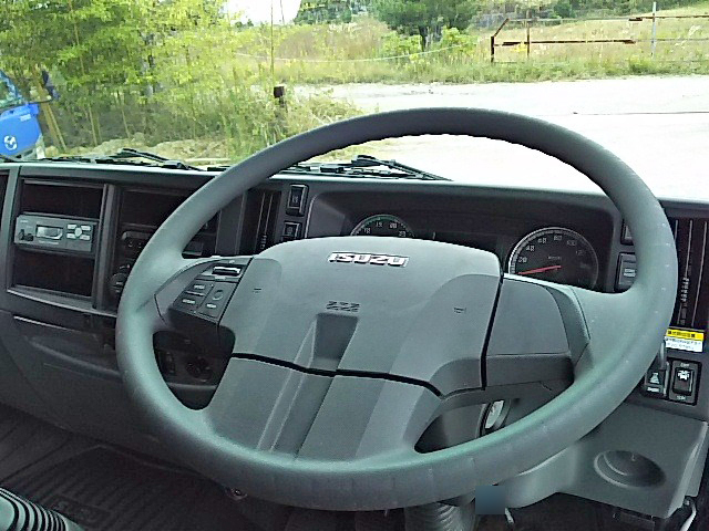 いすゞフォワードアルミウイング中型（4t）[写真28]