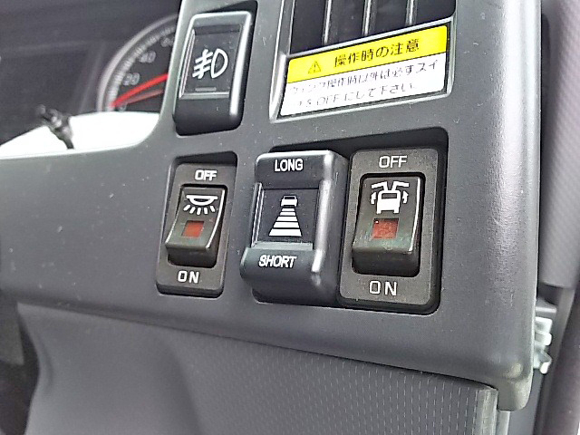 いすゞフォワードアルミウイング中型（4t）[写真35]