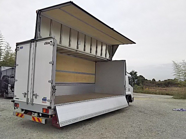 いすゞフォワードアルミウイング中型（4t）[写真05]