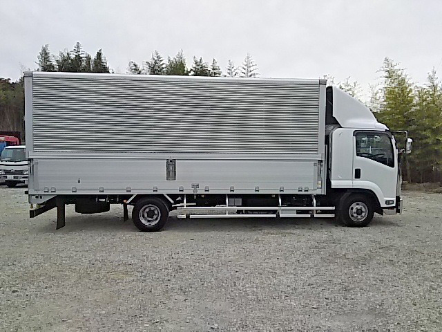 いすゞフォワードアルミウイング中型（4t）[写真07]