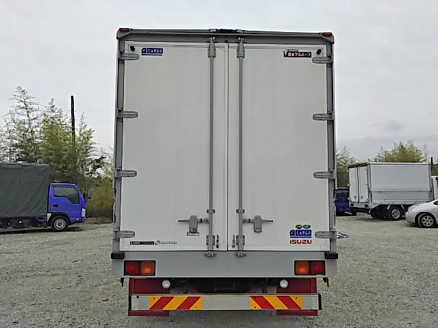 いすゞフォワードアルミウイング中型（4t）[写真09]