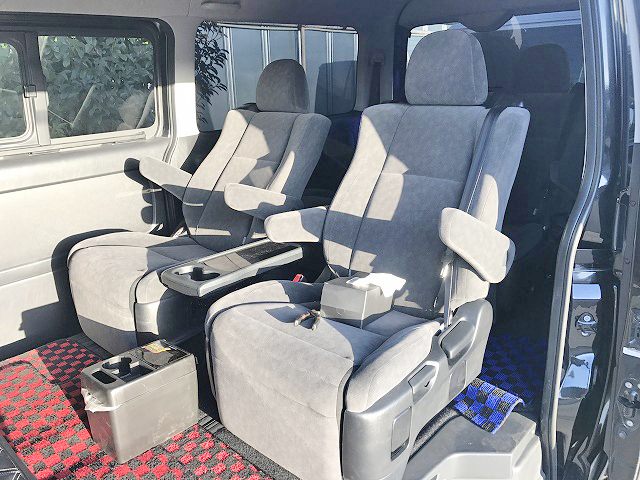 トヨタハイエースバン小型（2t・3t）[写真09]