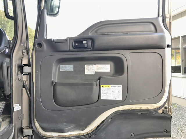 いすゞギガトレーラーヘッド（トラクターヘッド）大型（10t）[写真25]