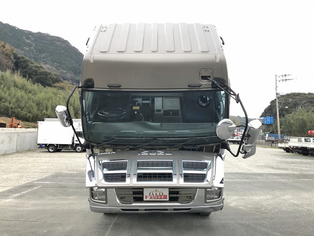 いすゞギガトレーラーヘッド（トラクターヘッド）大型（10t）[写真08]