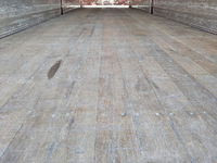 いすゞギガアルミウイング大型（10t）[写真14]