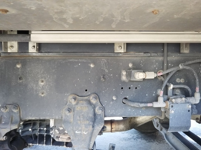 いすゞギガアルミウイング大型（10t）[写真19]