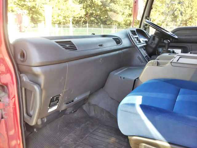 いすゞギガアルミウイング大型（10t）[写真33]